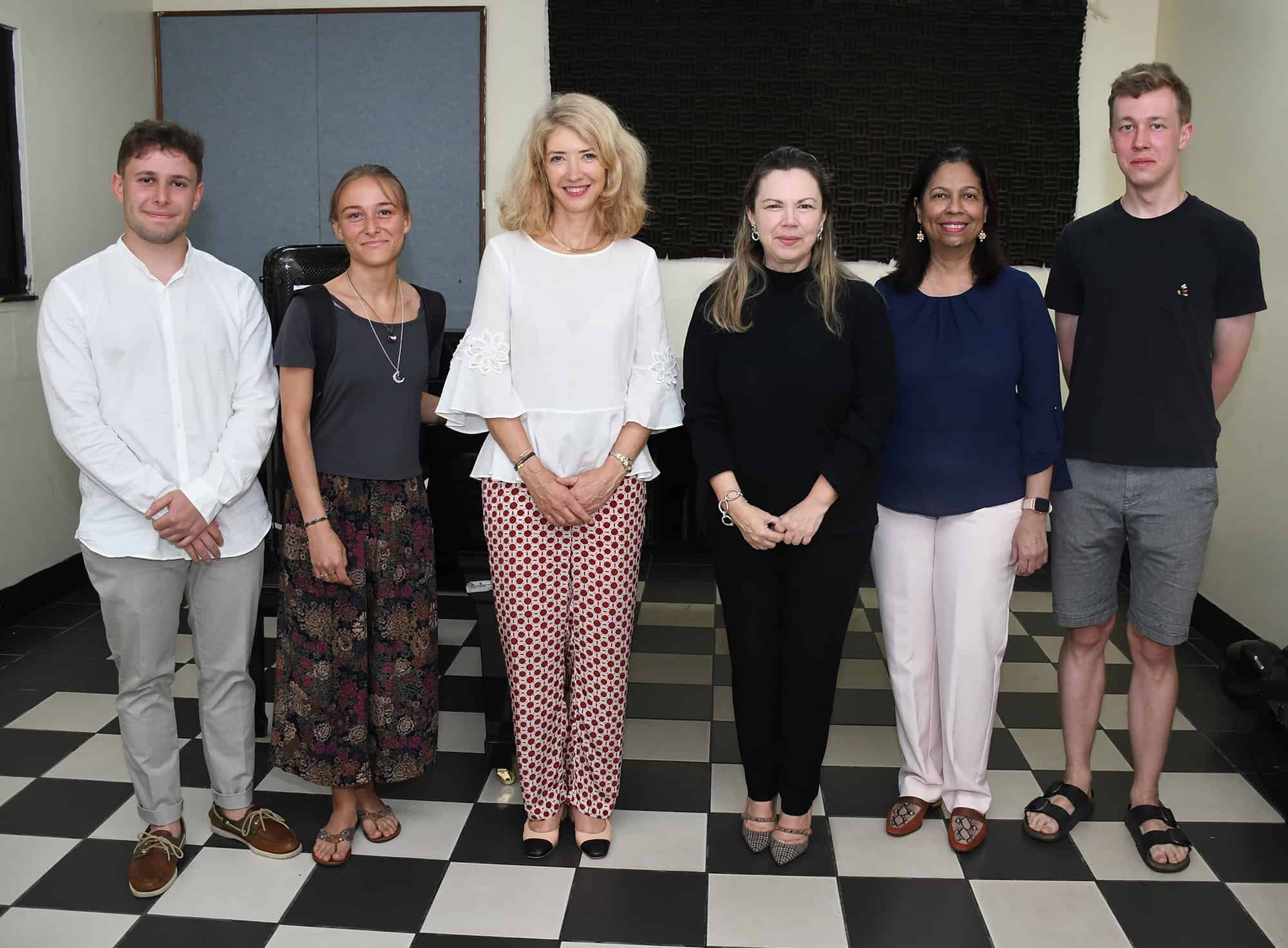 Solistas de “Unidos por la Paz” ofrecen clases magistrales