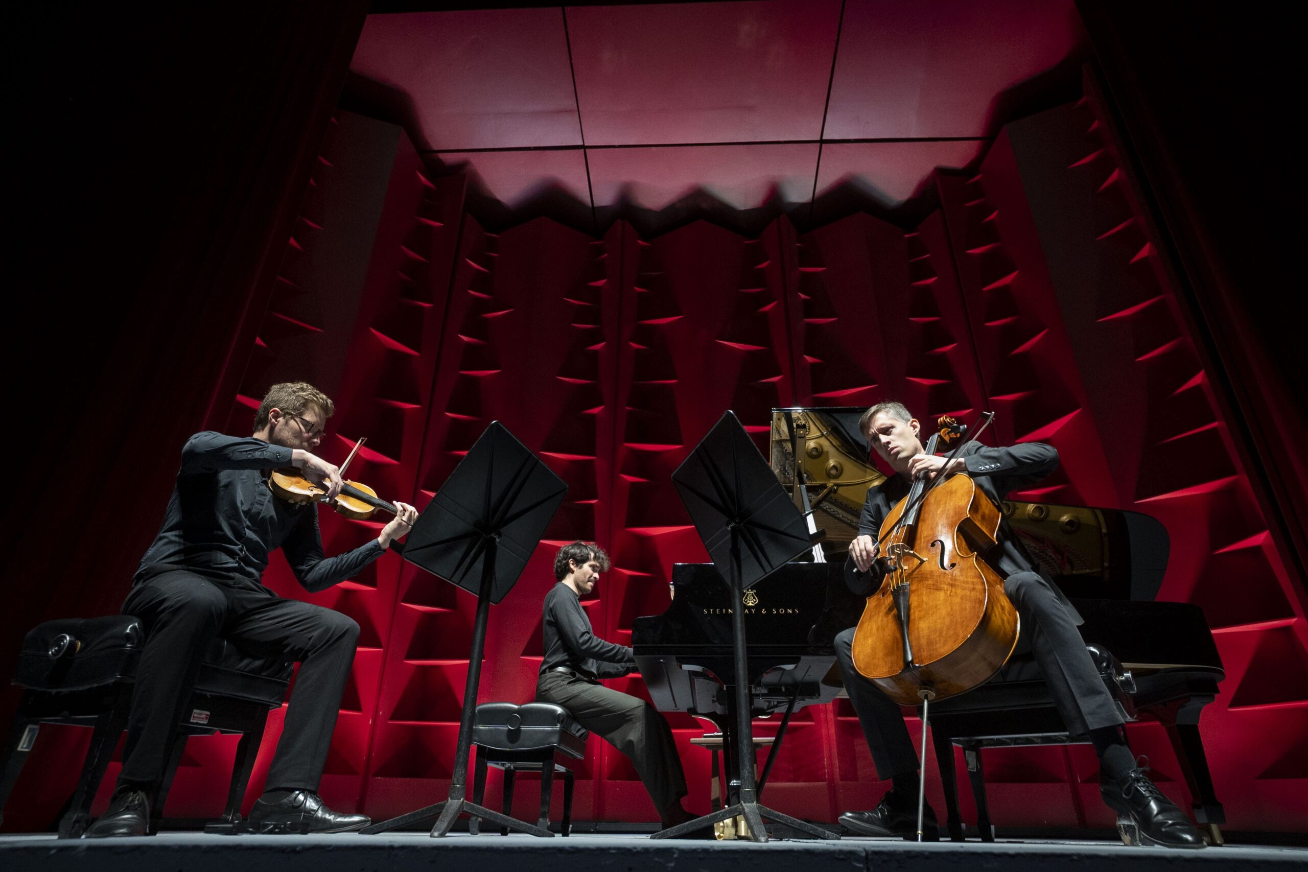 Trío VibrArt cautiva al público dominicano en un concierto a sala llena en el Teatro Nacional